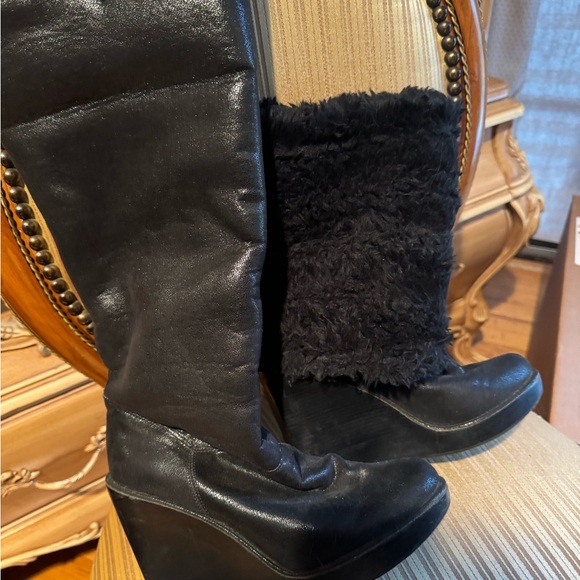 The size is not showing but they are 7 1/2 - Picture 2 of 4